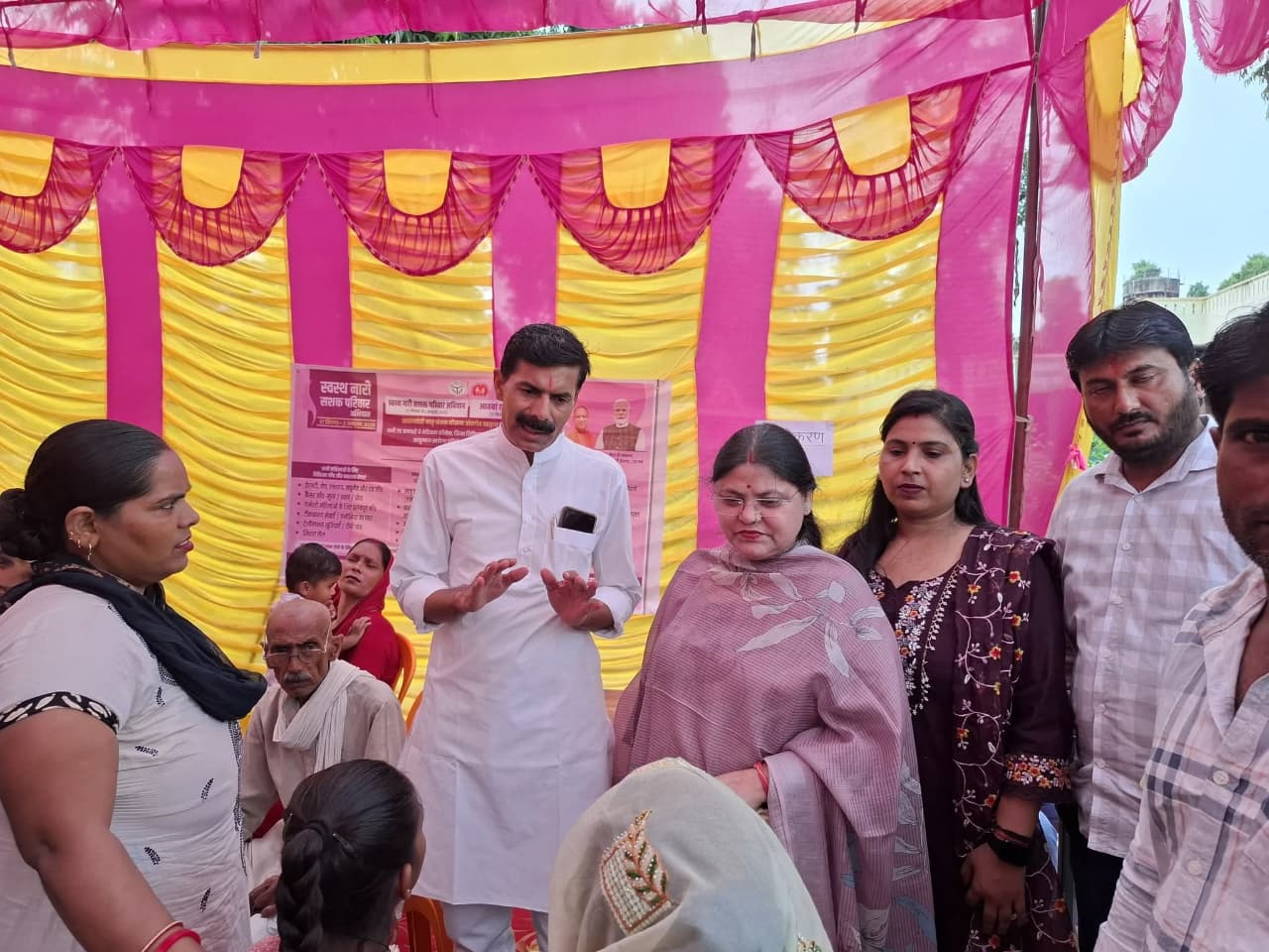 हस्तिनापुर में पीएम मोदी का 75वां जन्मदिवस धूमधाम से मनाया गया, चित्र पर तिलक किया और प्रसाद वितरण – Hastinapur News