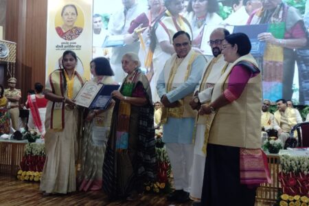 CCSU दीक्षांत समारोह 2025: रुद्रा इंस्टिट्यूट हापुड़ की छात्रा काजल को मुरारीलाल माहेश्वरी स्वर्ण पदक, रेशु चौधरी ने हासिल किया तीसरा स्थान