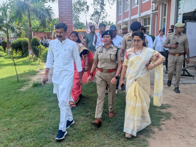 हस्तिनापुर पब्लिक स्कूल में सेवा पखवाड़े के तहत जनजागरूकता रैली एवं पौधारोपण