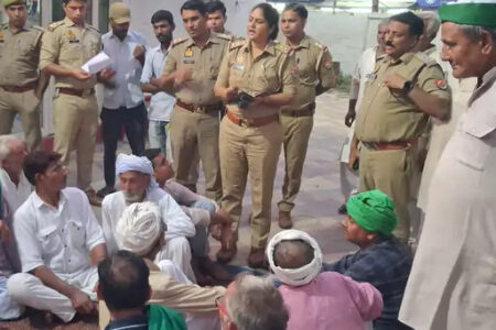 मवाना थाने पर भाकियू कार्यकर्ताओं का हंगामा — पुलिस पर पक्षपात के आरोप से मचा बवाल, धरना देकर जताया विरोध