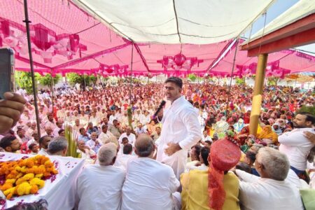 लावड़ में महात्मा ज्योतिबा फुले सम्मान समारोह में पहुँचे विधायक अतुल प्रधान, कहा — फुले जी के विचार ही समाज को दिशा देंगे