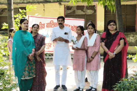 🌿 हस्तिनापुर : कन्या इंटर कॉलेज में पर्यावरण संरक्षण व विकसित भारत अभियान के तहत हुआ विशेष आयोजन