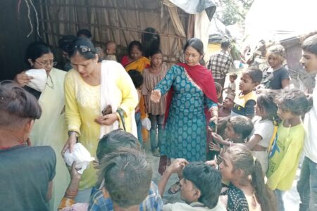 “संवेदना का स्वागत सबके लिए समान” — बेटियाँ फाउंडेशन ने दीपावली पर जरूरतमंदों संग मनाया मानवता का पर्व