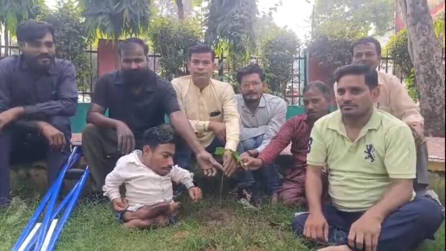 मेरठ में दिव्यांगजन कल्याण समिति ने किया विशेष वृक्षारोपण अभियान