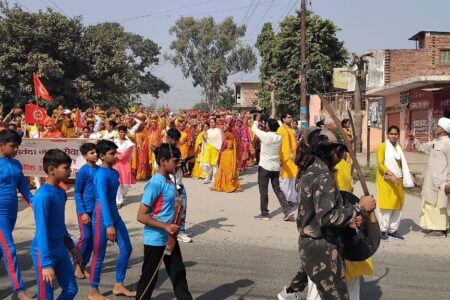 हस्तिनापुर:शिलान्यास से पूर्व हवन यज्ञ के साथ निकाली भव्य कलश यात्रा, 151 कुंडलीय महायज्ञ के साथ कल होगा कार्यक्रम