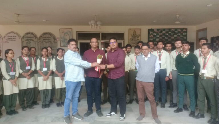 डीपीएम स्कूल बहसूमा के छात्र स्पर्श माहेश्वरी का एमबीबीएस में चयन