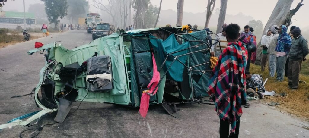 रोडवेज बस की टक्कर से थ्री व्हीलर सवार 5 लोग घायल, तीन की हालत गंभीर, पुलिस ने कराया अस्पताल में भर्ती