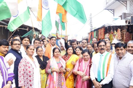 एकता पदयात्रा में उमड़ा जनसैलाब, पुष्पवर्षा के साथ हुआ भव्य स्वागत, ‘एक भारत, आत्मनिर्भर भारत’ के संकल्प के साथ मेरठ दक्षिण विधानसभा में आयोजित हुआ कार्यक्रम