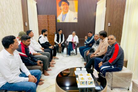 बहसूमा: जिला प्रभारी बोले. SIR को गंभीरता से लें बूथ अध्यक्ष और कार्यकर्ता, बैठक में मिला बूथ प्रवास का दायित्व