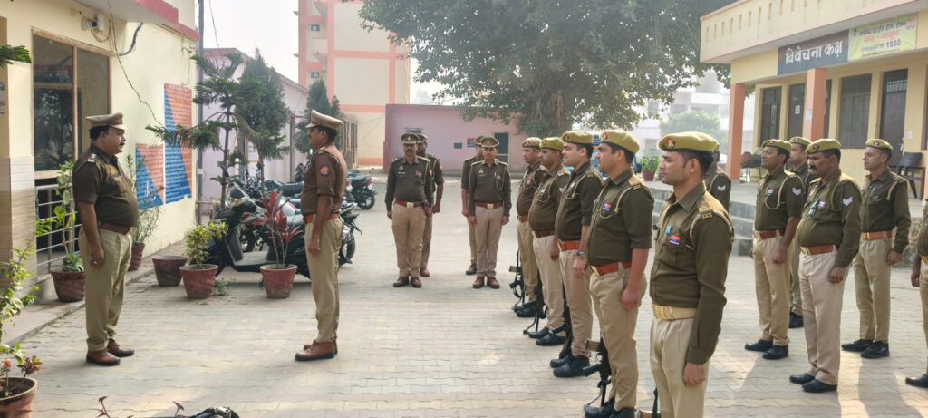बहसूमा थाने में मनाया गया पुलिस झंडा दिवस, पुलिसकर्मियों को दिलाई कर्तव्य और जनसेवा की शपथ