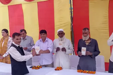 खरखौदा : सहकारी समिति की वार्षिक बैठक में किसानों ने उठाई मूलभूत सुविधाओं की कमी का मुद्दा