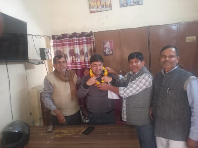 डी-बी पैक्स सदस्यता महाभियान में उत्कृष्ट कार्य के लिए प्रबंधक नितिन गुप्ता सम्मानित