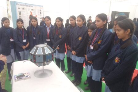 ISRO सेमिनार ने बदली सोच: डी मोनफोर्ट अकादमी के छात्रों ने जाना अंतरिक्ष विज्ञान का रोमांच | ISRO Seminar News