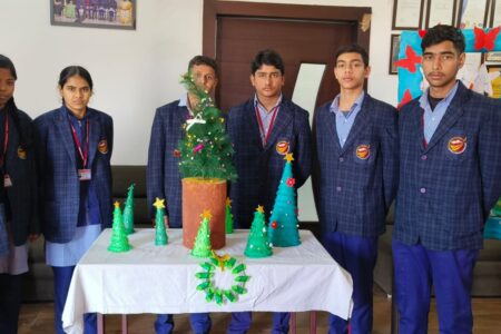 डी मोनफोर अकादमी में हर्षोल्लास के साथ मनाया गया क्रिसमस पर्व, बच्चों की रंगारंग प्रस्तुतियों ने जीता दिल