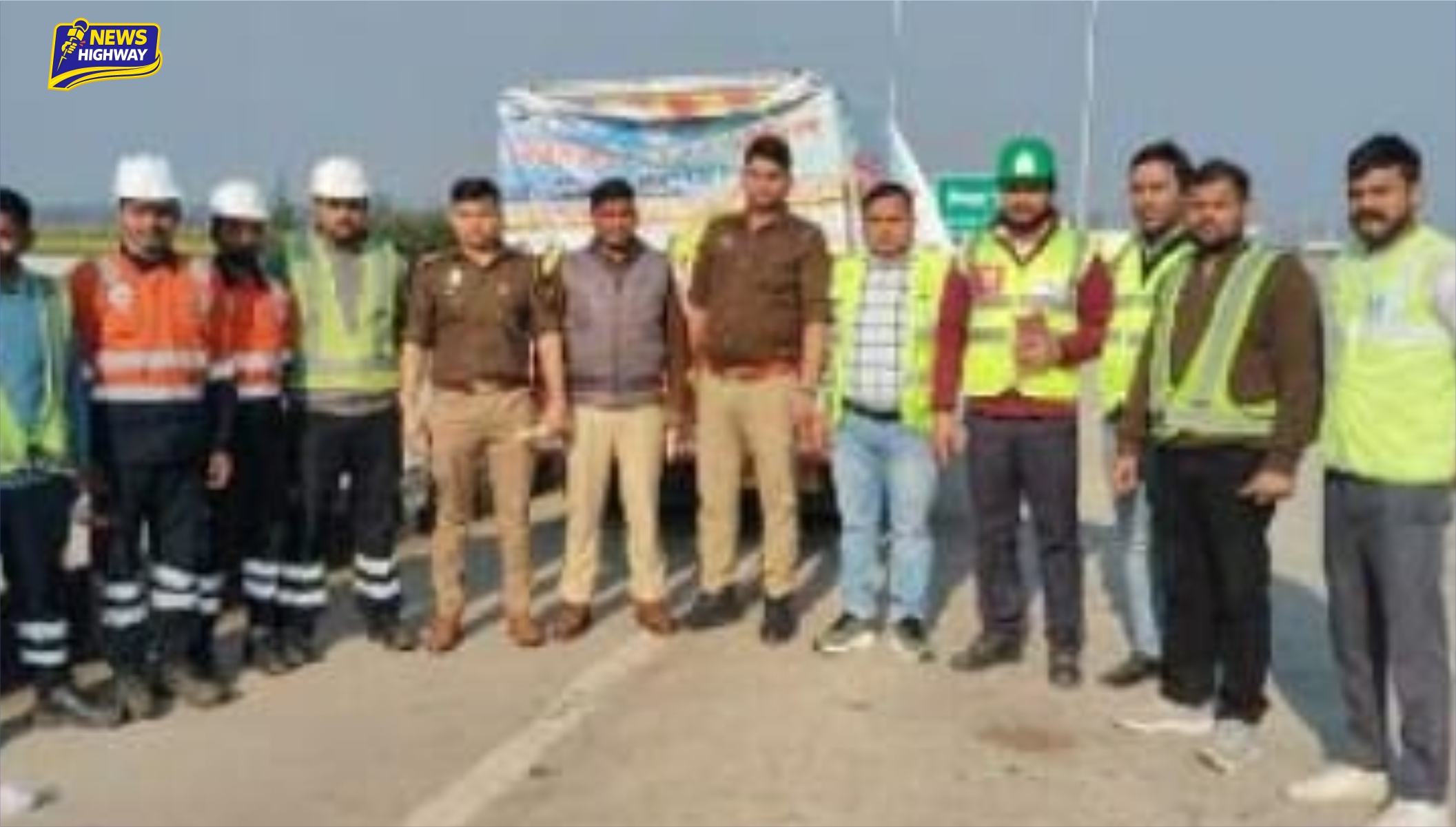 “बच्चे घर पर आपका इंतज़ार कर रहे हैं” सड़क सुरक्षा माह में मवाना पुलिस का जागरूकता अभियान, नियम मानने वाले चालक सम्मानित