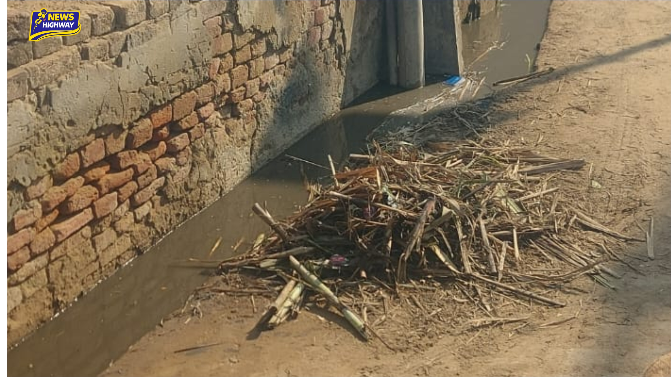 मोहम्मदपुर सकिश्त में सफाई के नाम पर खानापूर्ति, अधिकारियों की मिलीभगत का आरोप, ग्रामीणों में भारी आक्रोश