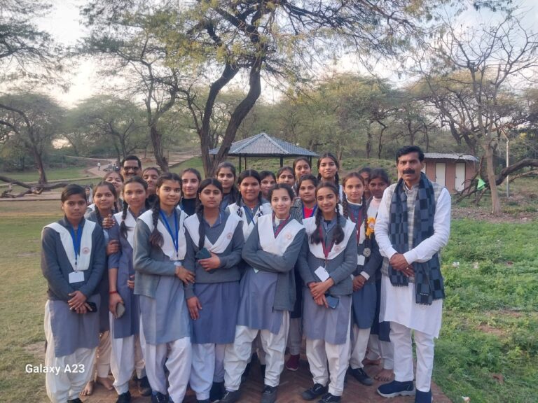 हस्तिनापुर में उत्तराखंड के 180 छात्र-छात्राओं का शैक्षिक भ्रमण, महाभारत कालीन विरासत से कराया गया परिचय