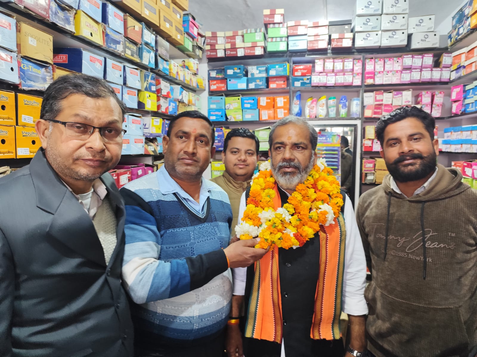 ढोल-नगाड़ों व माल्यार्पण के साथ श्रम राज्य मंत्री सुनील भारद्वाज का भव्य स्वागत, यूजीसी के कथित काले कानून पर हुआ मंथन