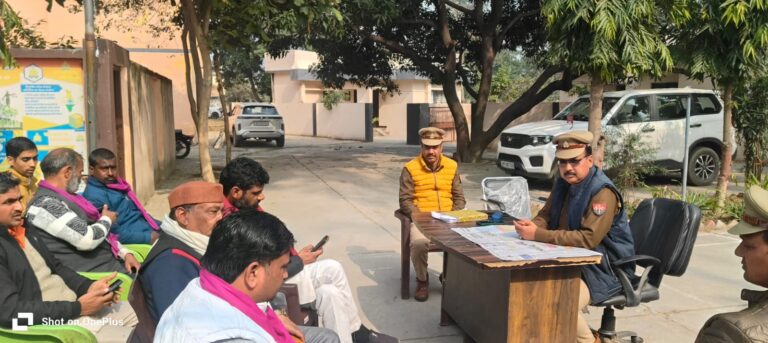 मेरठ के बहसूमा में रेप पीड़िता की इलाज के दौरान मौत से तनाव फैल गया। गांव छावनी में बदला, भारी पुलिस बल के साये में अंतिम संस्कार हुआ।