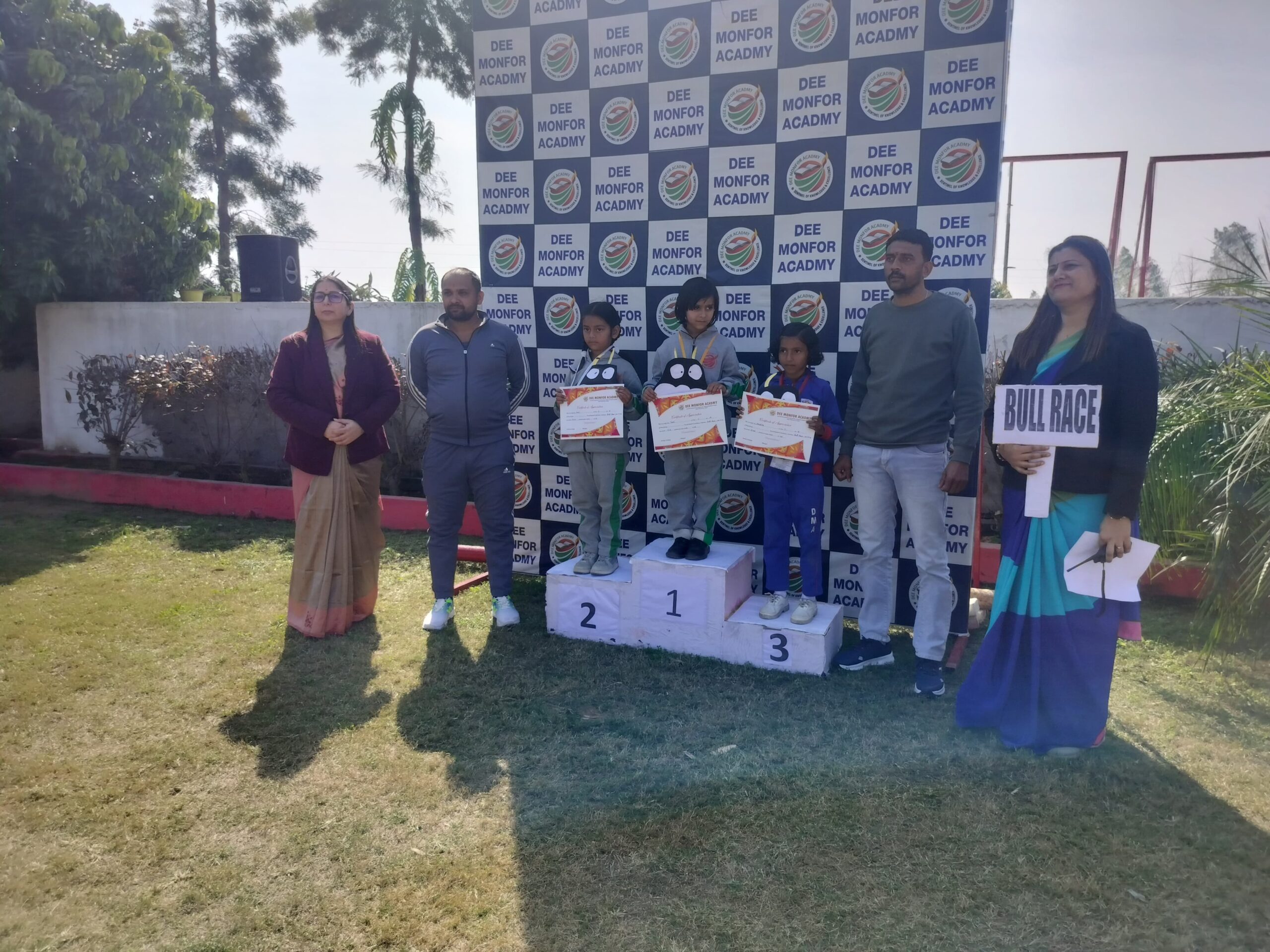 डी मॉनफोर्ट अकादमी में भव्य स्पोर्ट्स मीट का आयोजन, छात्रों ने दिखाया शानदार खेल कौशल