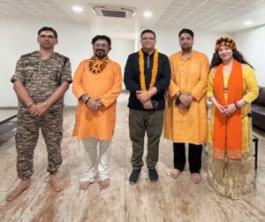 वाराणसी में “नारी शक्ति” की शूटिंग पूरी, अभिनेत्री गरिमा अग्रवाल ने किए काशी विश्वनाथ के दर्शन