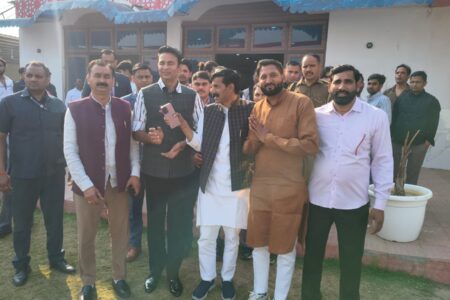 हस्तिनापुर में भव्य लग्न-सगाई समारोह, हजारों की उपस्थिति में हुई आशीष पोसवाल की सगाई