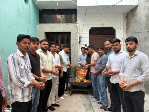 बहसूमा: “एक शाम शहीदों के नाम” कार्यक्रम में युवाओं ने पंडित चंद्रशेखर आज़ाद को दी भावभीनी श्रद्धांजलि