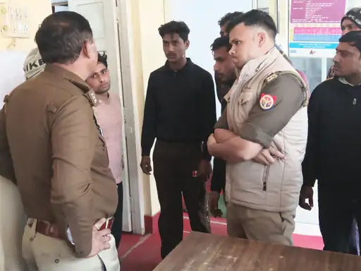 मवाना खुर्द मारपीट, ईख छीलने का विवाद,