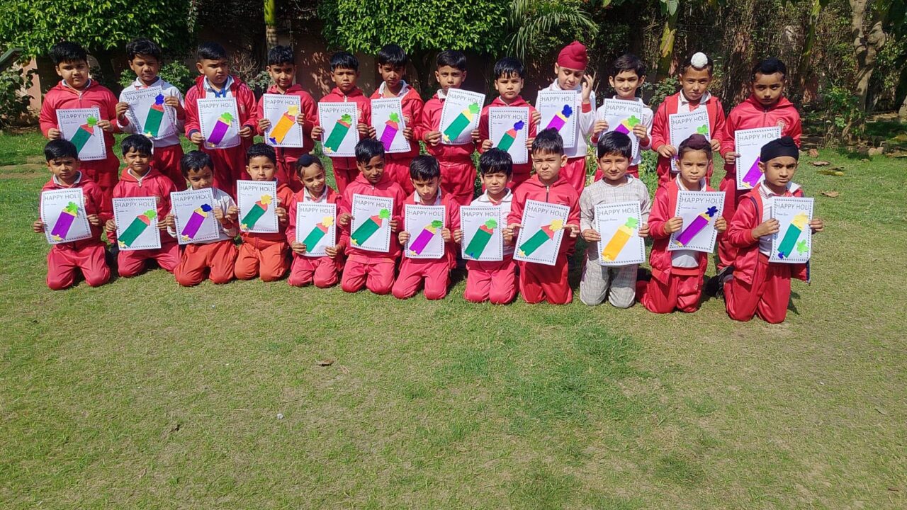 दशमेश पब्लिक स्कूल रामराज में धूमधाम से मनाया गया होली उत्सव, छात्र-छात्राओं ने जमकर किया उत्सव का आनंद