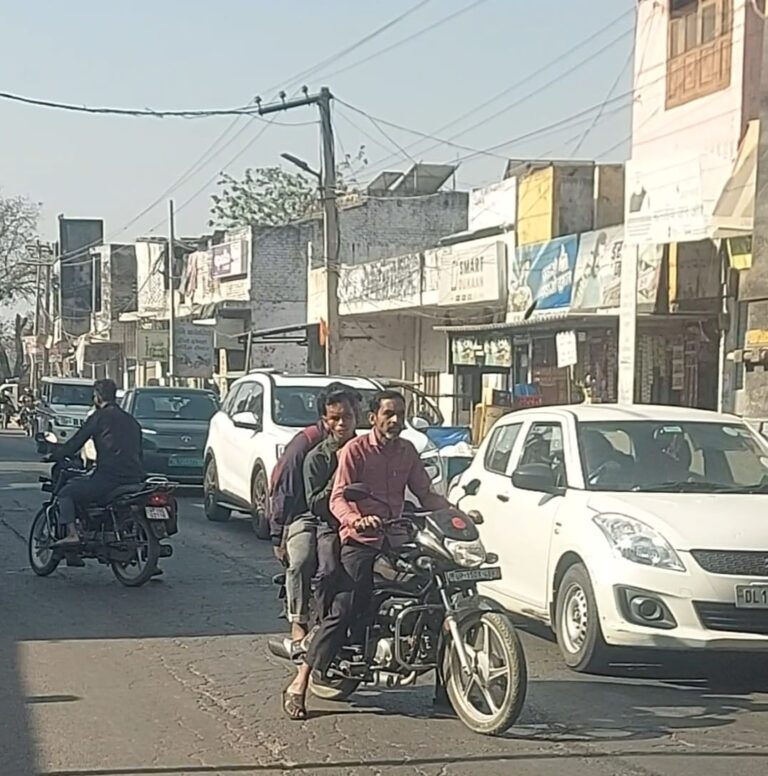 बहसूमा में भीषण जाम