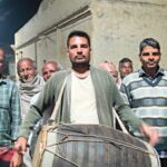 मेरठ के बहसूमा स्थित ग्राम मोहम्मदपुर सकिश्त में राजकुमार की याद में ढोल-नगाड़ों के साथ भव्य होलिका दहन