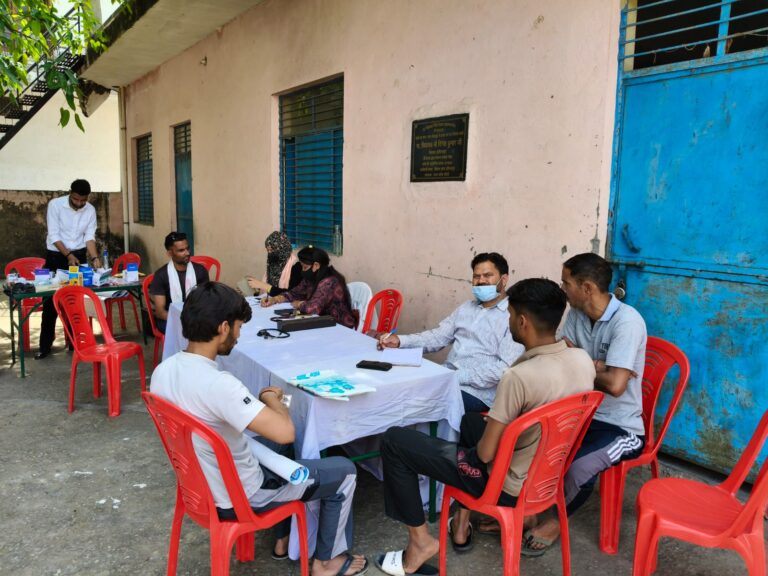 मोड खुर्द में निशुल्क मेडिकल कैंप: