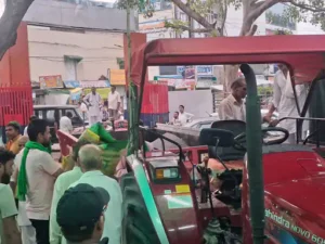 मवाना थाने का किसानों ने किया घेराव