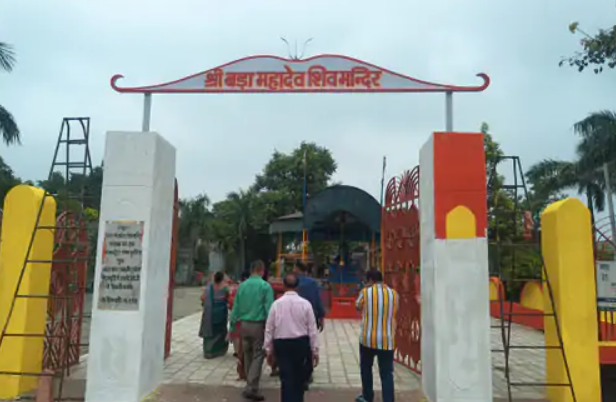 श्रावण मास की आस्था से शिवमय हुआ मवाना, कांवड़ यात्रा से पहले प्राचीन महादेव मंदिर का हुआ भव्य श्रृंगार