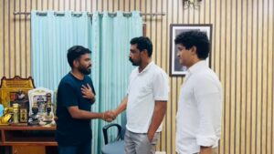 चंद्रशेखर आज़ाद से मिले अभिजीत दिपके