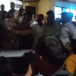 रठ के फलावदा थाने में व्यापारियों और महिला थाना प्रभारी पूनम जादौन के बीच विवाद